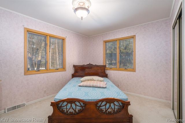 1680 Seminole Trail, Lake Orion, MI 48362