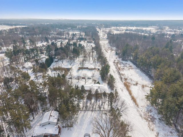 1680 Seminole Trail, Lake Orion, MI 48362