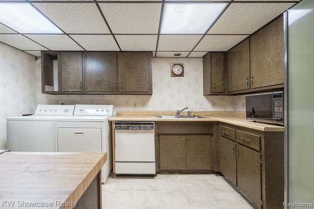 1680 Seminole Trail, Lake Orion, MI 48362