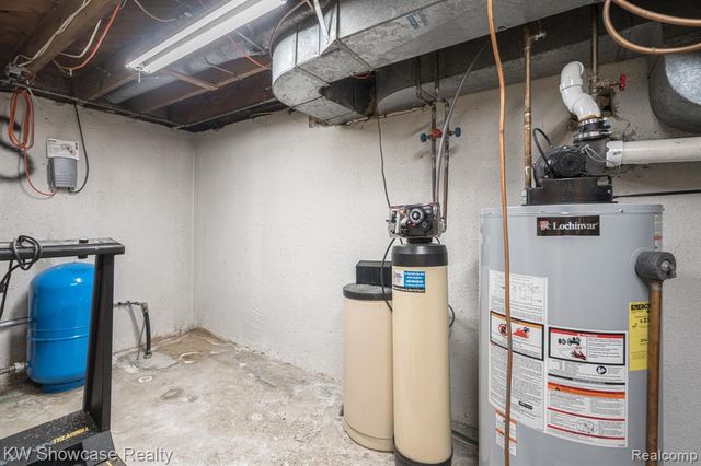 1680 Seminole Trail, Lake Orion, MI 48362