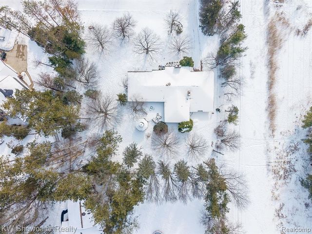 1680 Seminole Trail, Lake Orion, MI 48362