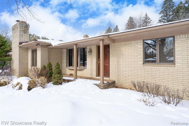 1680 Seminole Trail, Lake Orion, MI 48362