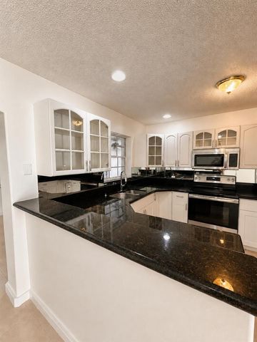 7434 Thatcher Avenue, Lake Worth, FL 33462