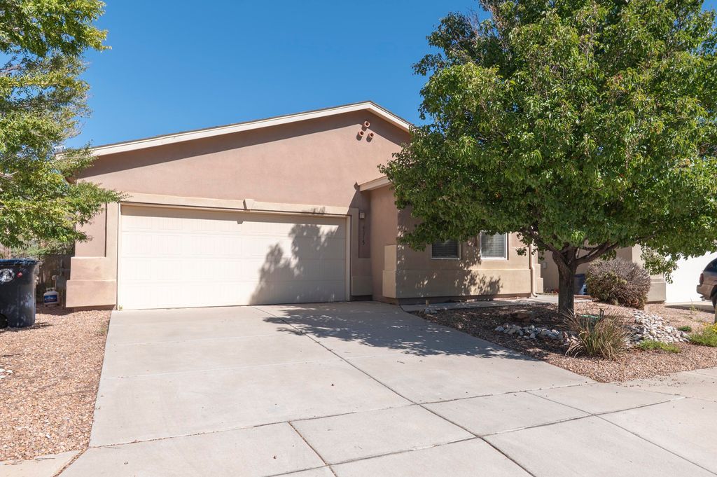9215 DAISY SUMMER Avenue SW, Albuquerque, NM 87121