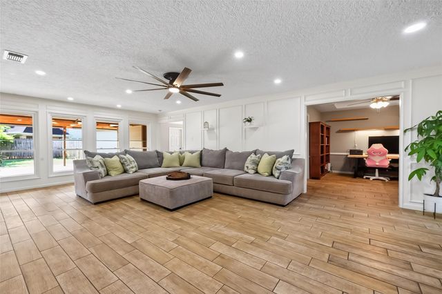 1214 Bittersweet Drive, Richmond, TX 77406