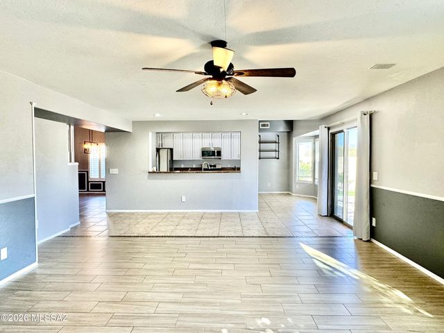 12768 N Lantern Way, Oro Valley, AZ 85755