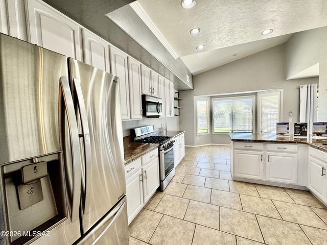 12768 N Lantern Way, Oro Valley, AZ 85755