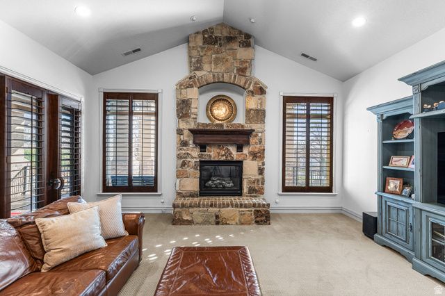 1582 HIDDEN SPRINGS PKWY, Fruit Heights, UT 84037