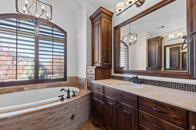 1582 HIDDEN SPRINGS PKWY, Fruit Heights, UT 84037