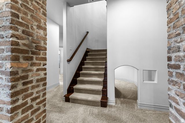 1582 HIDDEN SPRINGS PKWY, Fruit Heights, UT 84037