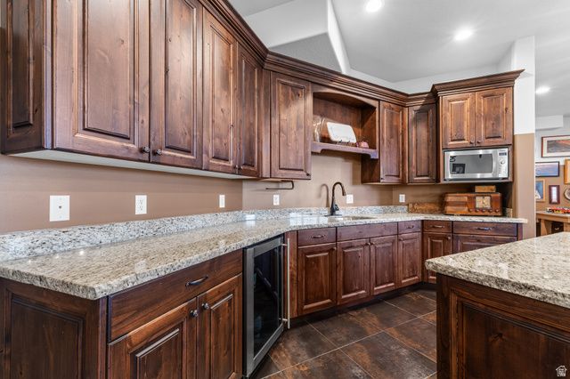 1582 HIDDEN SPRINGS PKWY, Fruit Heights, UT 84037