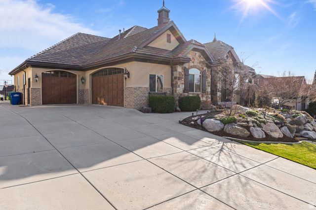 1582 HIDDEN SPRINGS PKWY, Fruit Heights, UT 84037