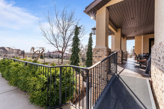 1582 HIDDEN SPRINGS PKWY, Fruit Heights, UT 84037