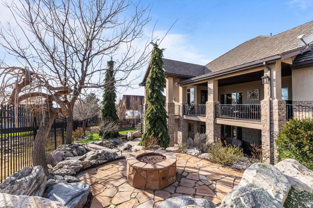 1582 HIDDEN SPRINGS PKWY, Fruit Heights, UT 84037