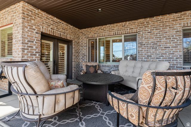 1582 HIDDEN SPRINGS PKWY, Fruit Heights, UT 84037