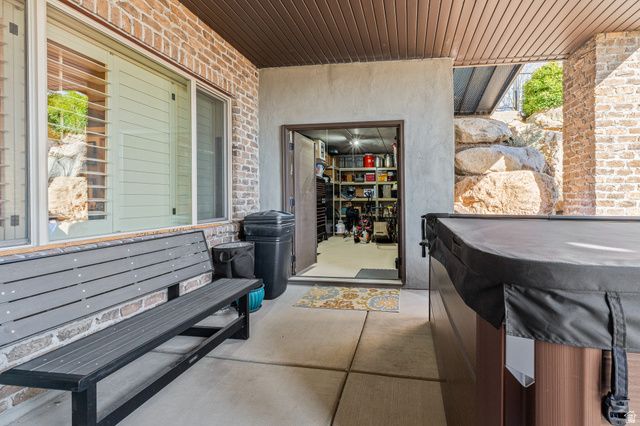 1582 HIDDEN SPRINGS PKWY, Fruit Heights, UT 84037