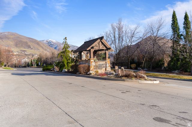 1582 HIDDEN SPRINGS PKWY, Fruit Heights, UT 84037