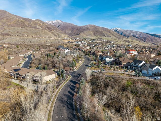 1582 HIDDEN SPRINGS PKWY, Fruit Heights, UT 84037