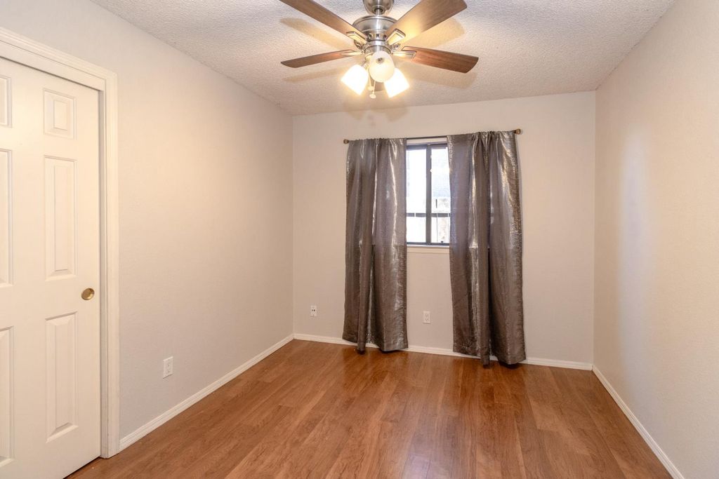 Image 19 of property listing at 6365 N Carica Avenue, Fresno, CA 93722