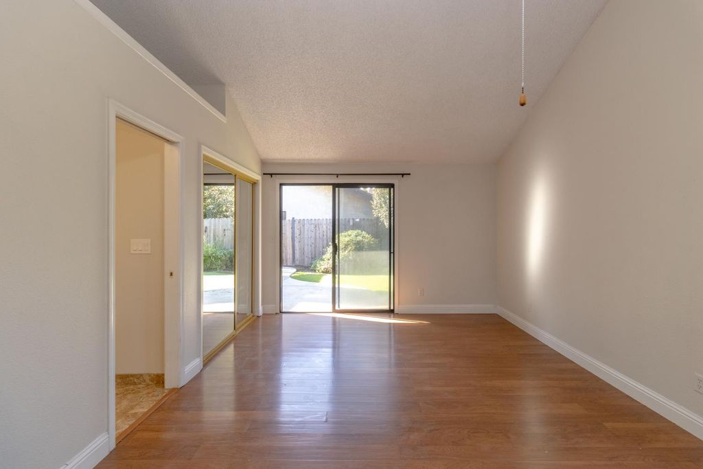 Image 27 of property listing at 6365 N Carica Avenue, Fresno, CA 93722