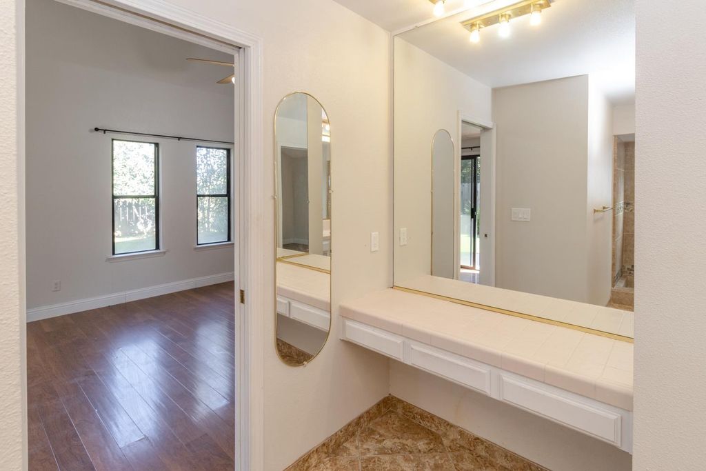 Image 33 of property listing at 6365 N Carica Avenue, Fresno, CA 93722