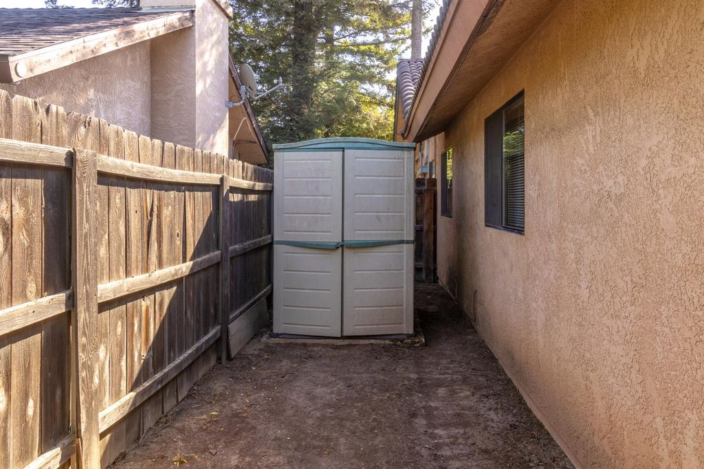 Image 39 of property listing at 6365 N Carica Avenue, Fresno, CA 93722