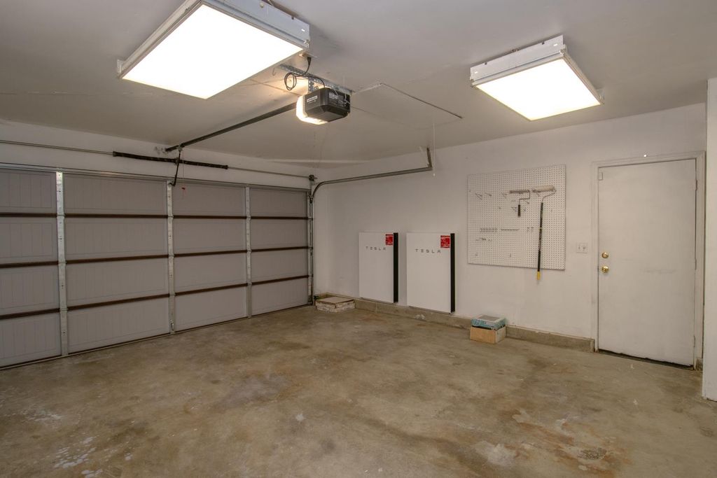 Image 40 of property listing at 6365 N Carica Avenue, Fresno, CA 93722