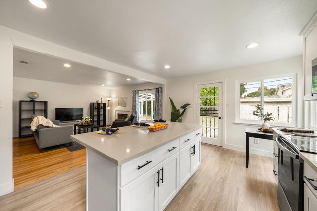 4431 Bouts Pkwy, Sacramento, CA 95823