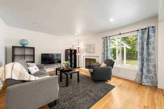 4431 Bouts Pkwy, Sacramento, CA 95823