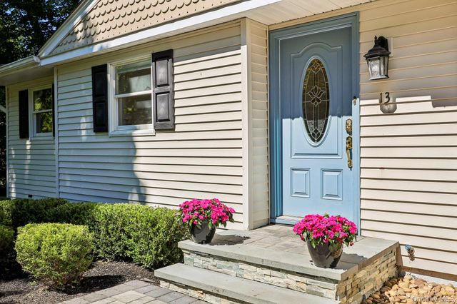 13 Beech Street, Nanuet, NY 10954