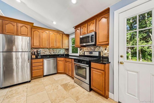 13 Beech Street, Nanuet, NY 10954