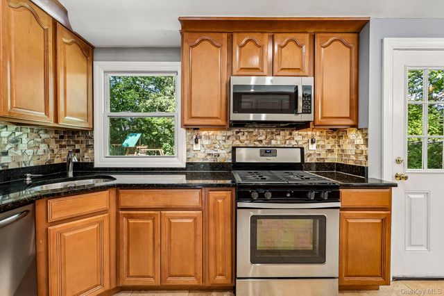 13 Beech Street, Nanuet, NY 10954