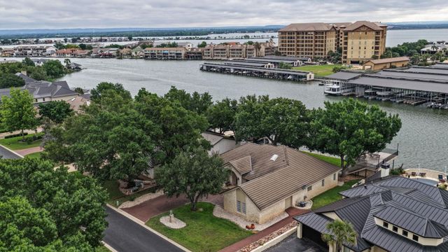 909 Red Sails DR, Horseshoe Bay, TX 78657