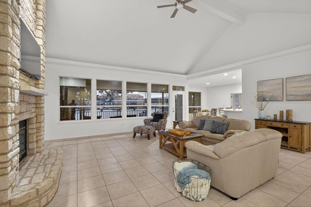 909 Red Sails DR, Horseshoe Bay, TX 78657