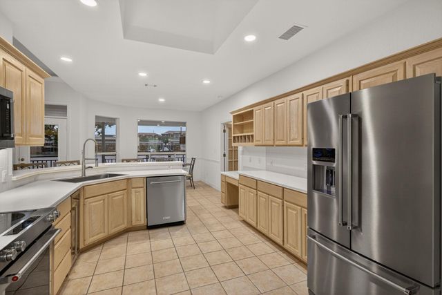 909 Red Sails DR, Horseshoe Bay, TX 78657