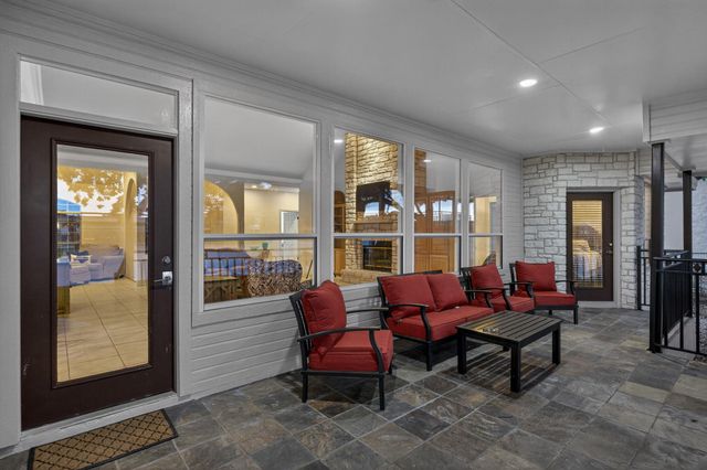 909 Red Sails DR, Horseshoe Bay, TX 78657