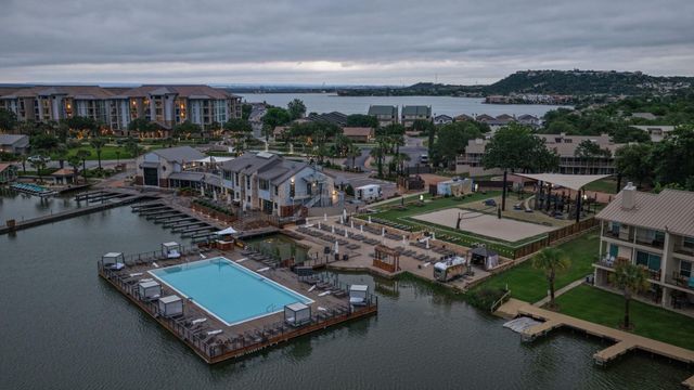 909 Red Sails DR, Horseshoe Bay, TX 78657