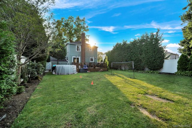 404 Little Whaleneck Road, Merrick, NY 11566
