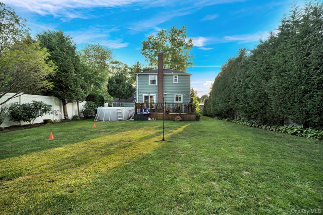 404 Little Whaleneck Road, Merrick, NY 11566