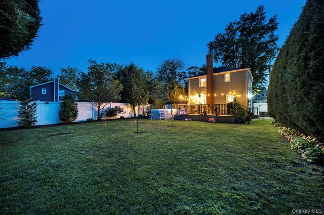 404 Little Whaleneck Road, Merrick, NY 11566