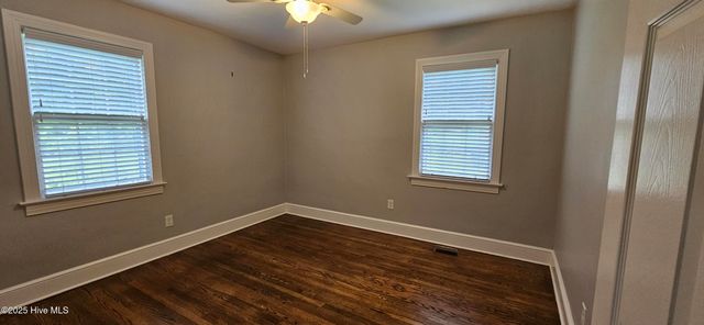 907 Raleigh Road, Clinton, NC 28328