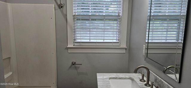 907 Raleigh Road, Clinton, NC 28328