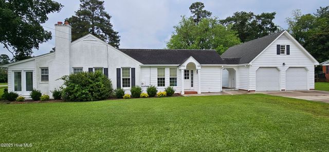 907 Raleigh Road, Clinton, NC 28328