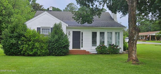 907 Raleigh Road, Clinton, NC 28328