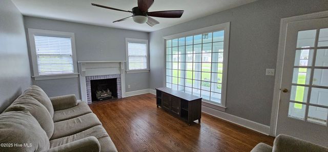 907 Raleigh Road, Clinton, NC 28328