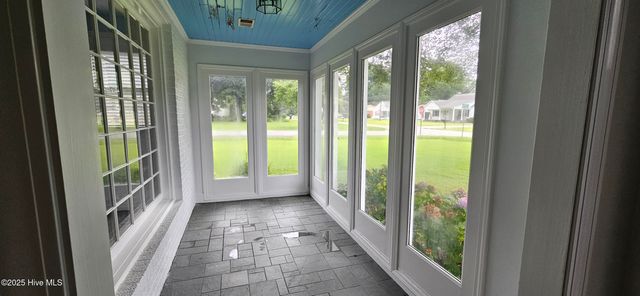 907 Raleigh Road, Clinton, NC 28328