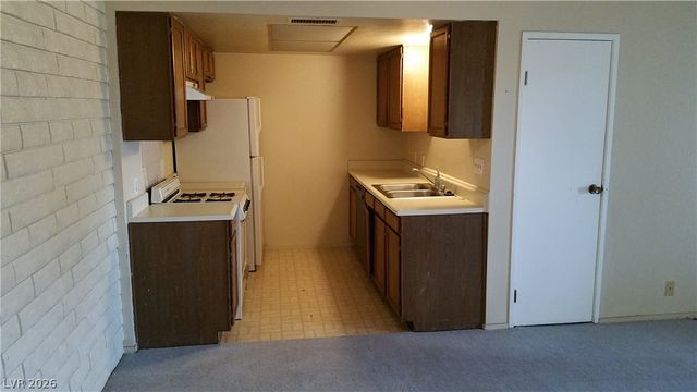 3009 Saint George Street F, North Las Vegas, NV 89030