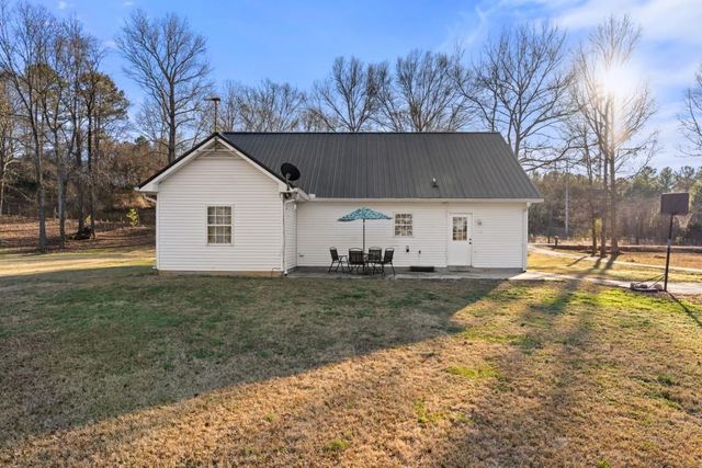 353 Morris SE Road, Silver Creek, GA 30173