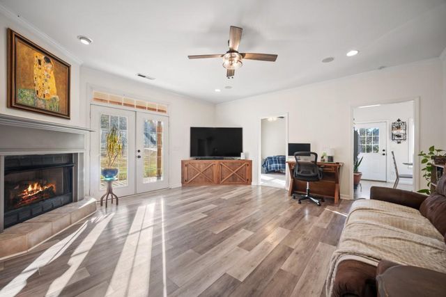 353 Morris SE Road, Silver Creek, GA 30173