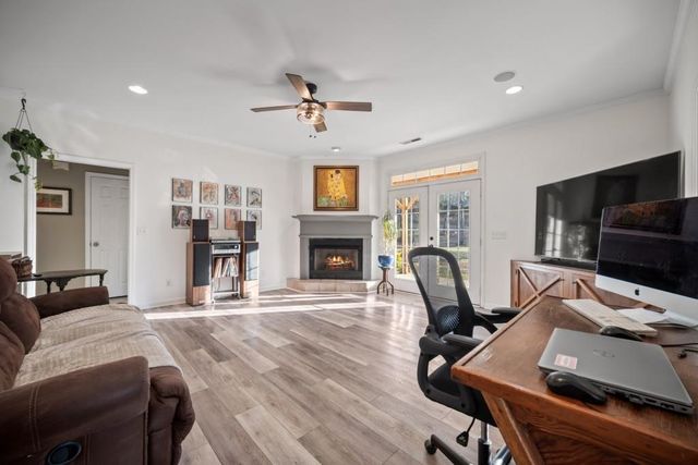 353 Morris SE Road, Silver Creek, GA 30173